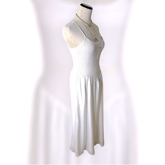 ✨ And Now This dropped waist sleeveless smocked Maxi White Dress New - Picture 6 of 8